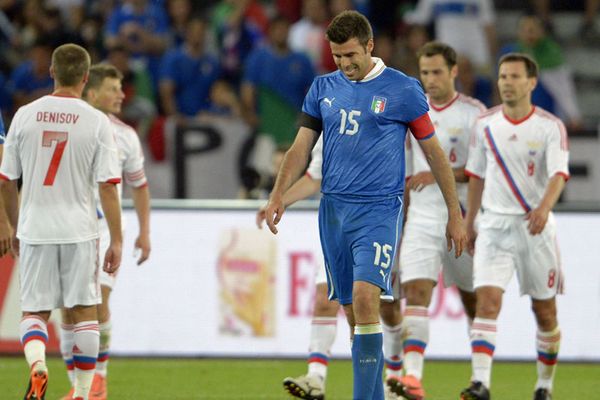 EURO 2012: Italiens Andrea Barzagli fällt für die Vorrunde aus, Mario Balotelli angeschlagen