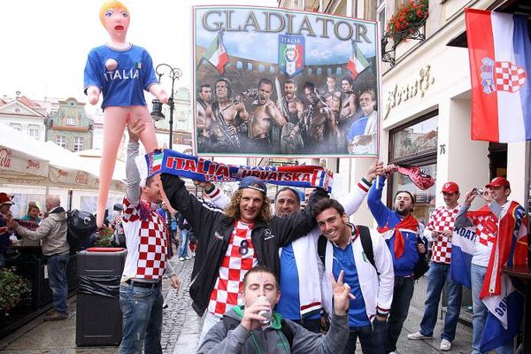 EURO 2012: Die kroatischen Fans in Posen vor dem Spiel heute Abend gegen Italien
