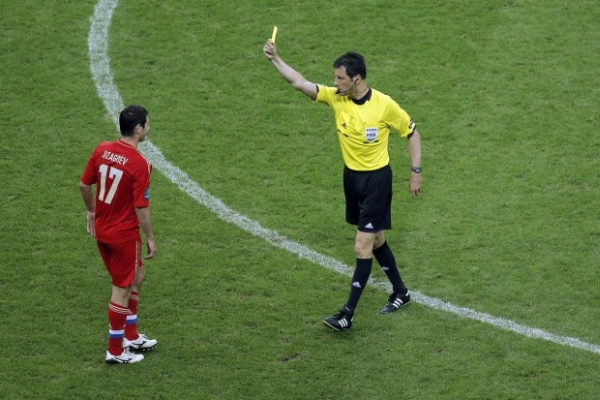 EURO 2012: Wolfgang Stark leitet die Partie Kroatien gegen Spanien