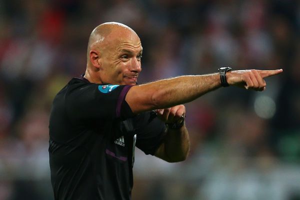 EURO 2012: Der Engländer Howard Webb leitet die Partie Kroatien gegen Italien