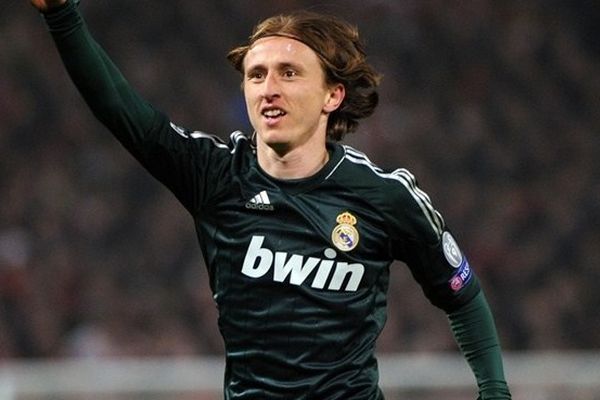 Video: Luka Modric erzielt Traumtor beim 2:1 Erfolg von Real Madrid gegen Manchester United